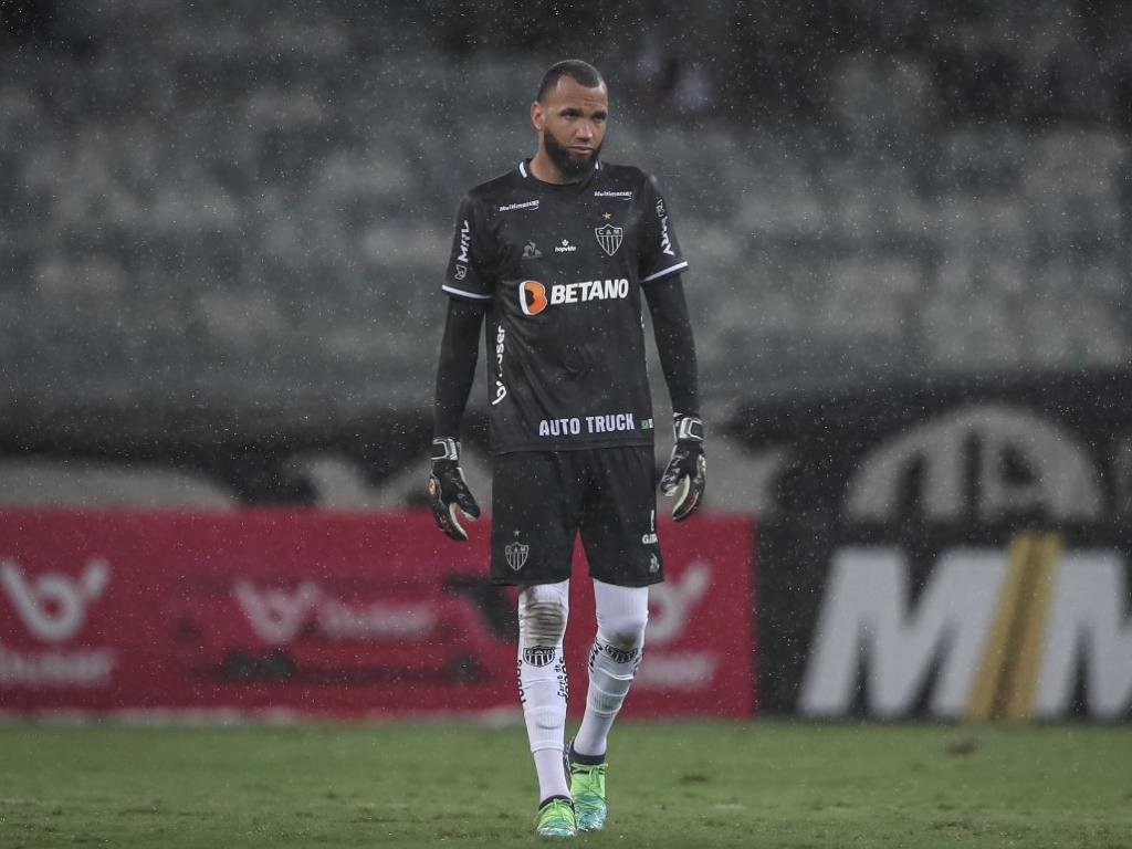 Times de grande porte brasileiro de olho em Éverson, e possível barca de saída para a próxima temporada.