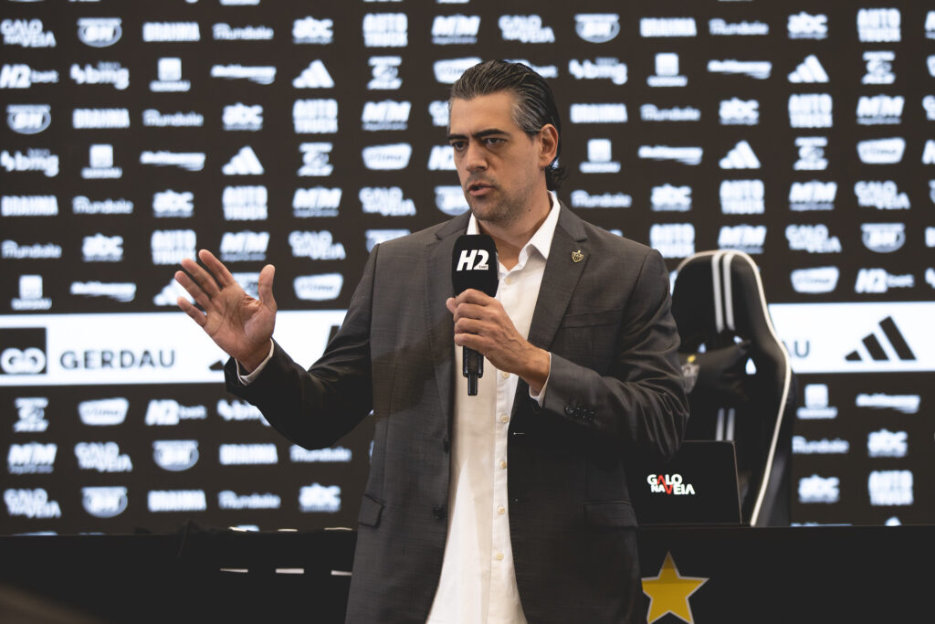 CSO do Atlético reclama de dois lances específicos da arbitragem no Equador