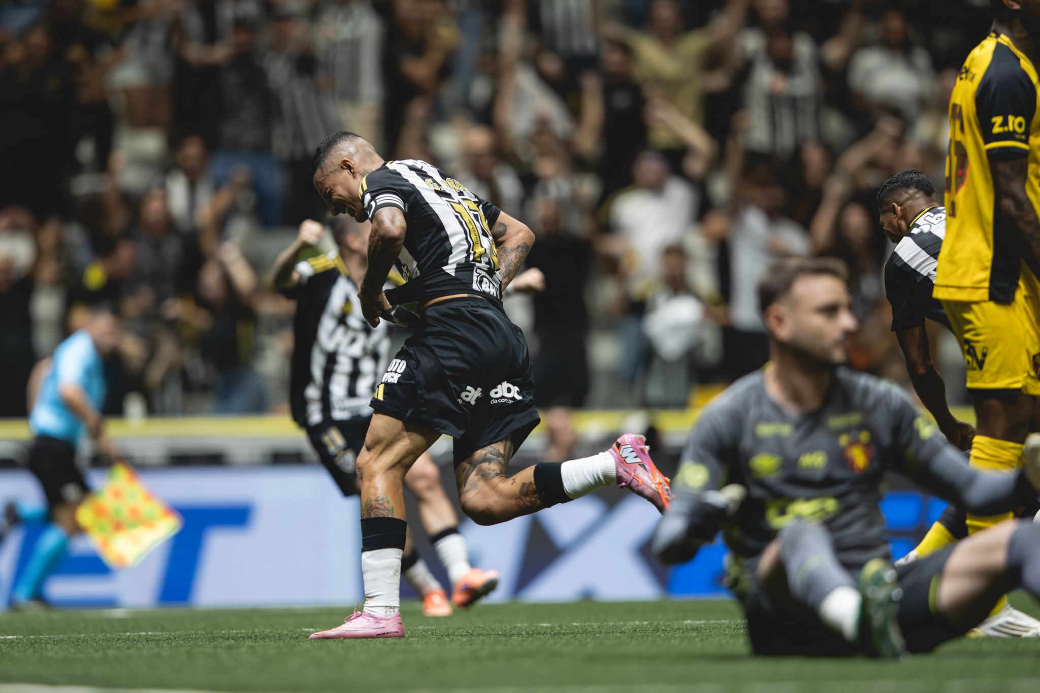 Vitória do Galo afasta chances de queda