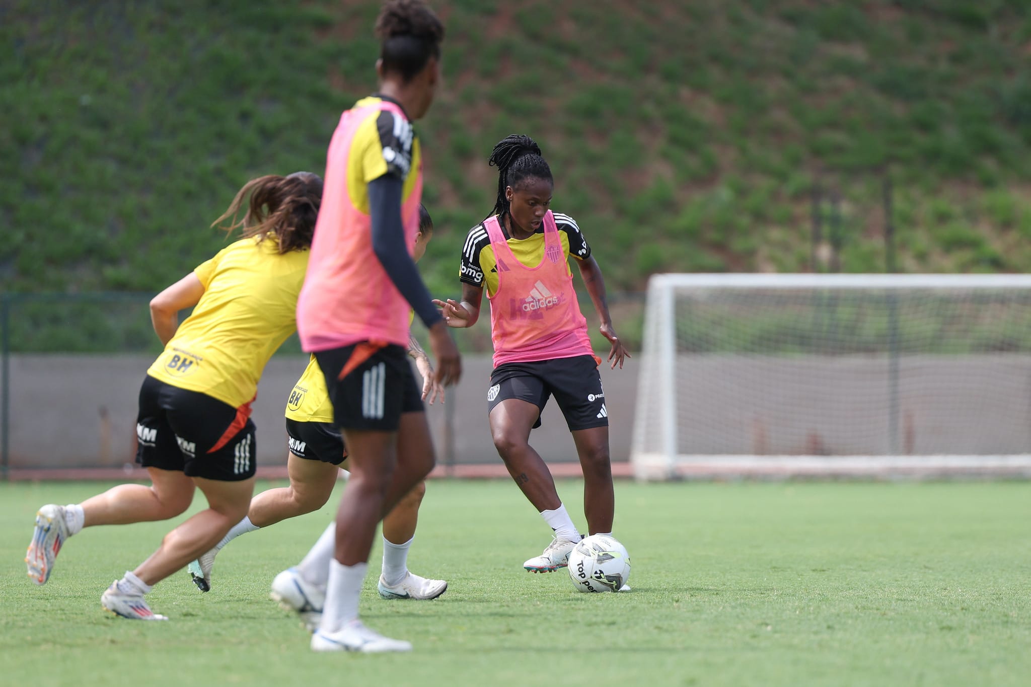 Vingadoras se preparam para o clássico contra o América com reforço chegando