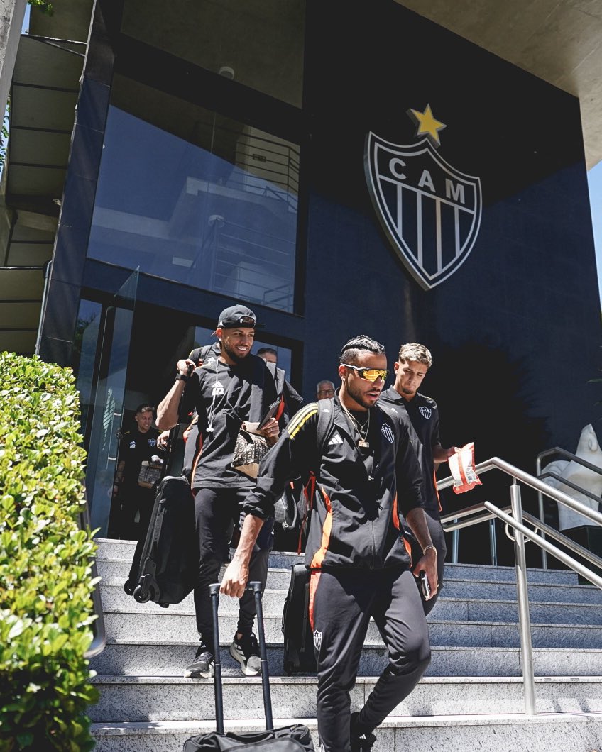 Elenco do Atlético já embarcou para o Paraguai