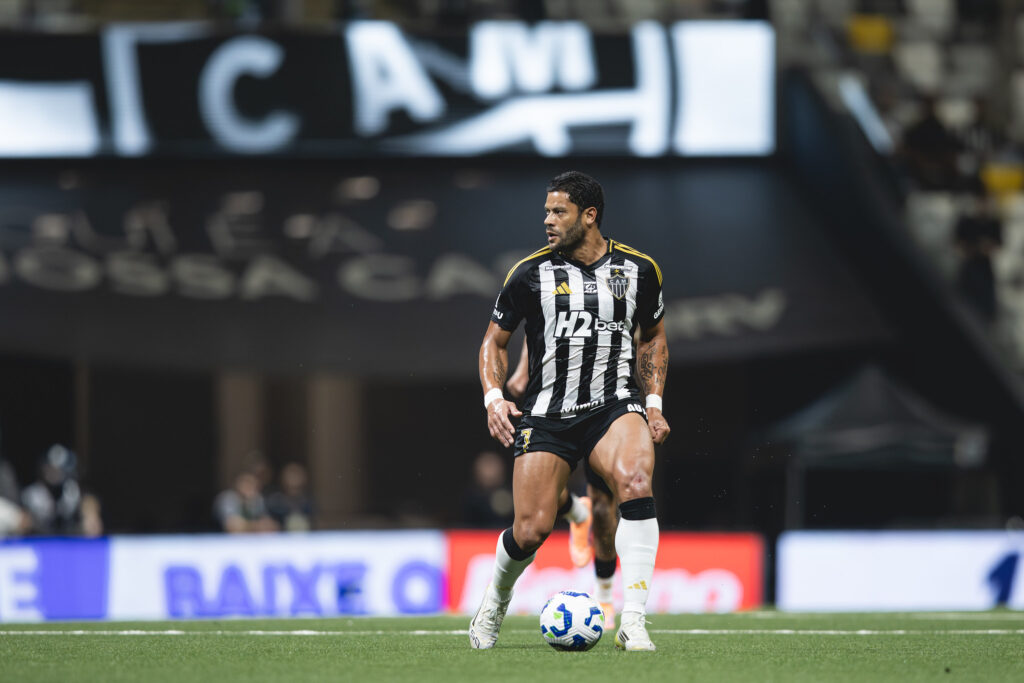 Hulk em ação com a camisa do Galo