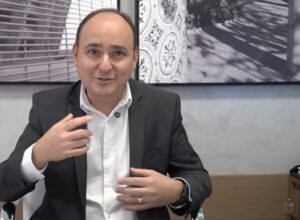 Dr. Otaviano de Oliveira, um dos médicos do Atlético