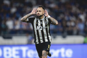 Galo bate rival e cala o Mineirão