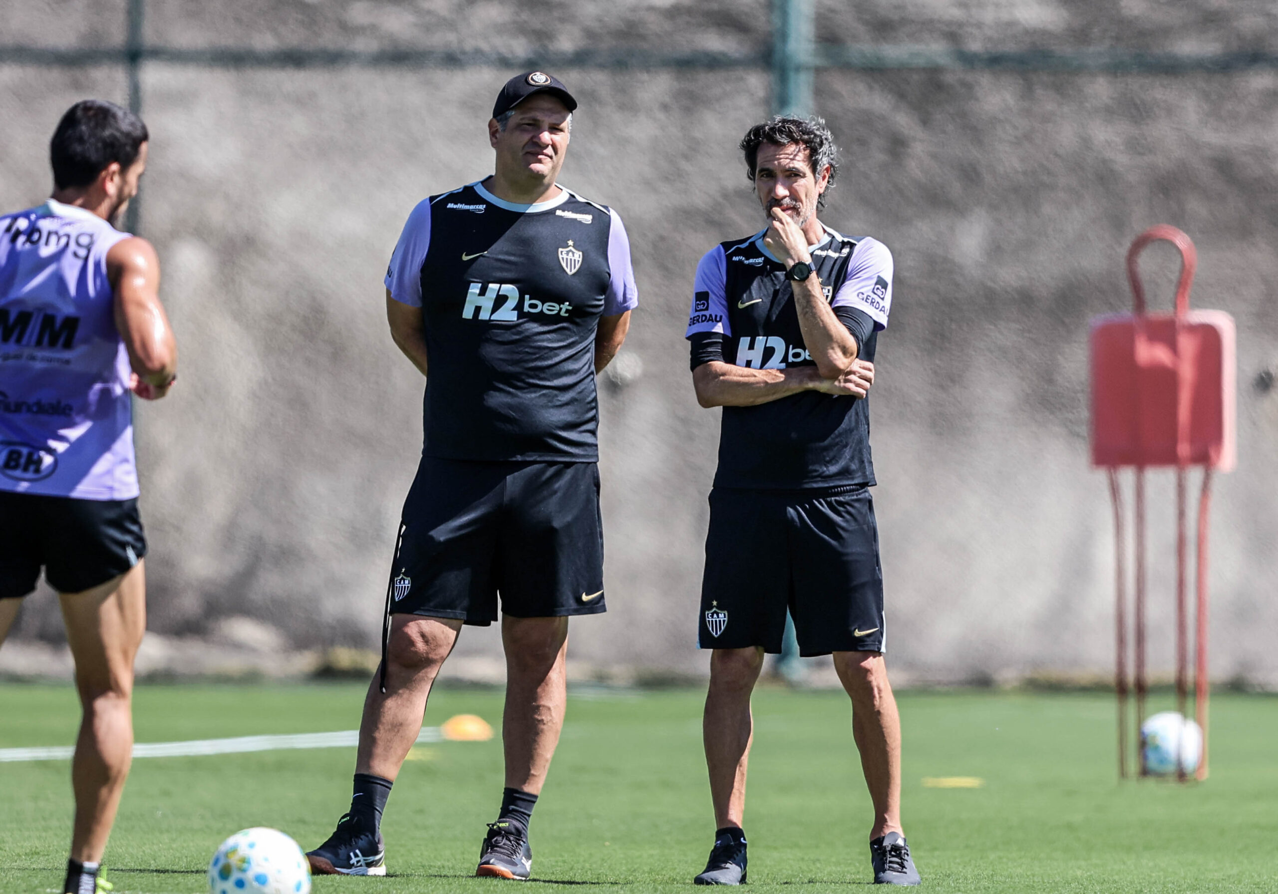 Eduardo Domínguez em treino na Cidade do Galo.