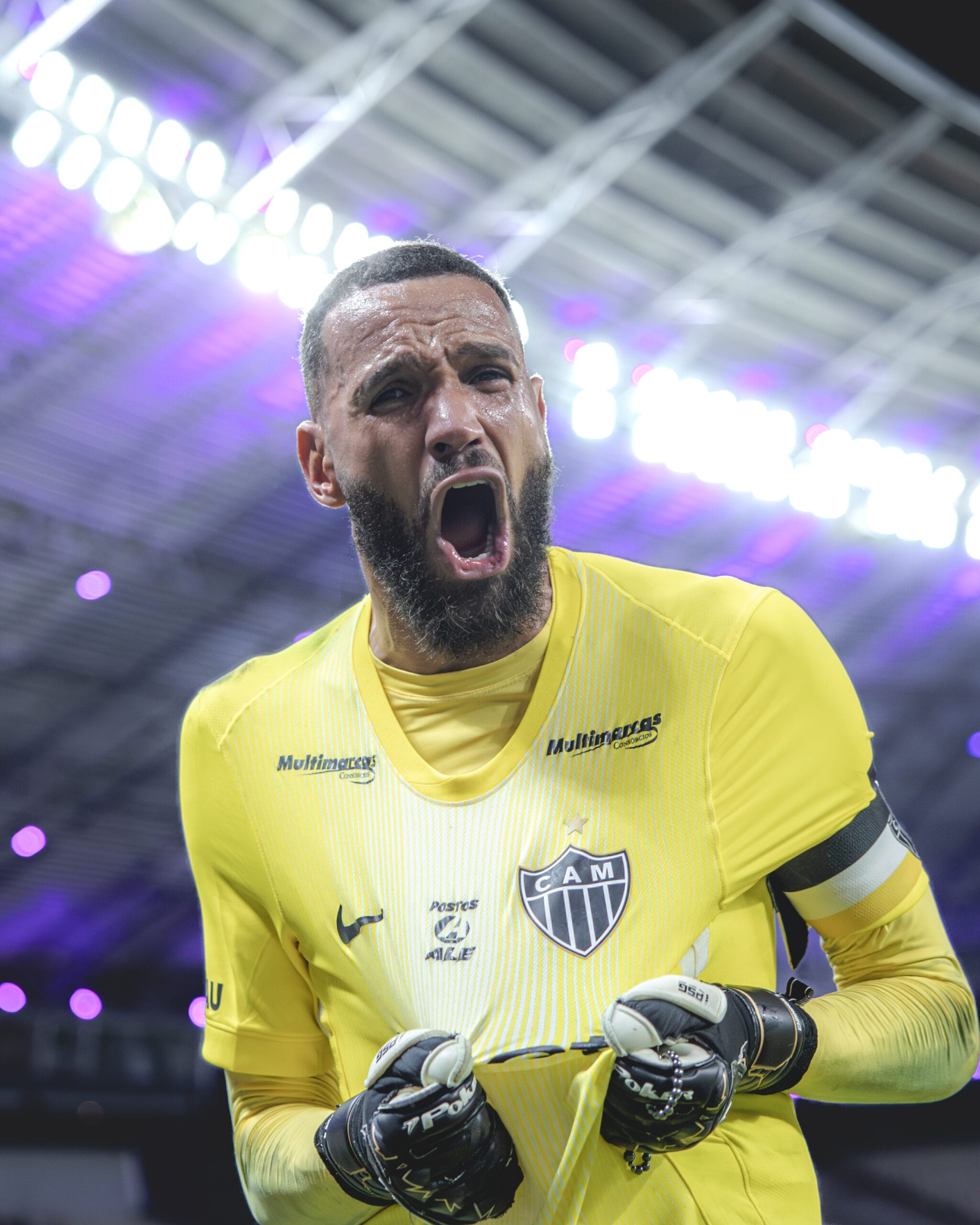 Goleiro Éverson cata dois pênaltis e garante o Galo nas oitavas da Copa do Brasil.