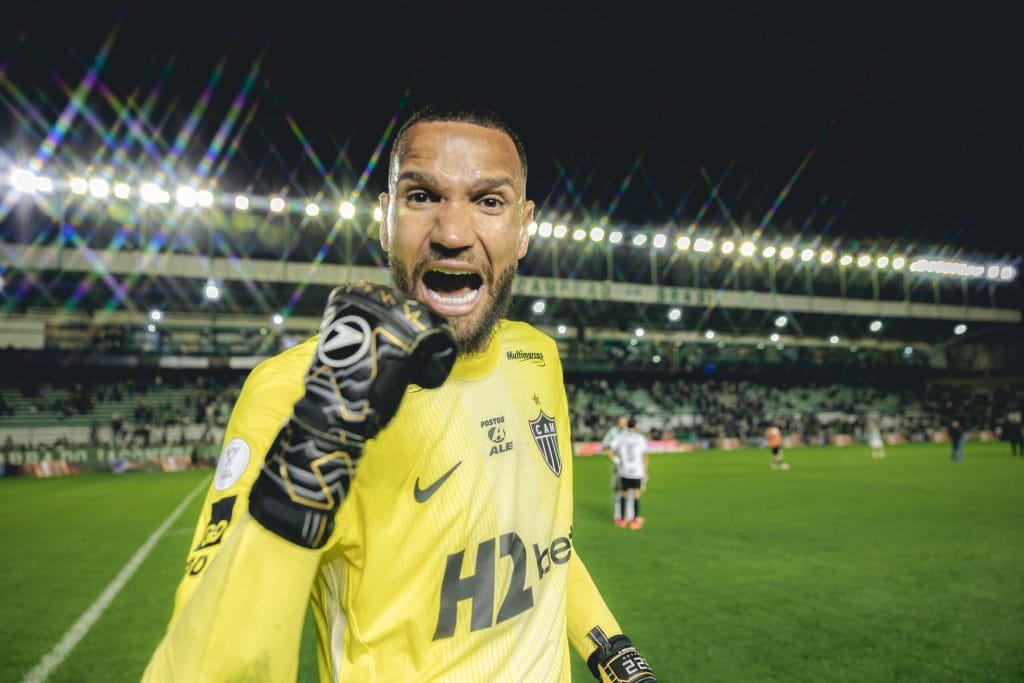 Everson vai jogar o clássico? Confira o cenário atual