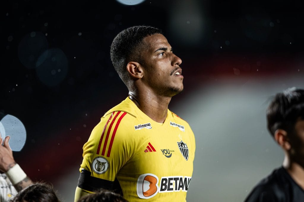Quem é Gabriel Delfim, goleiro que pode substituir Everson contra o Cruzeiro