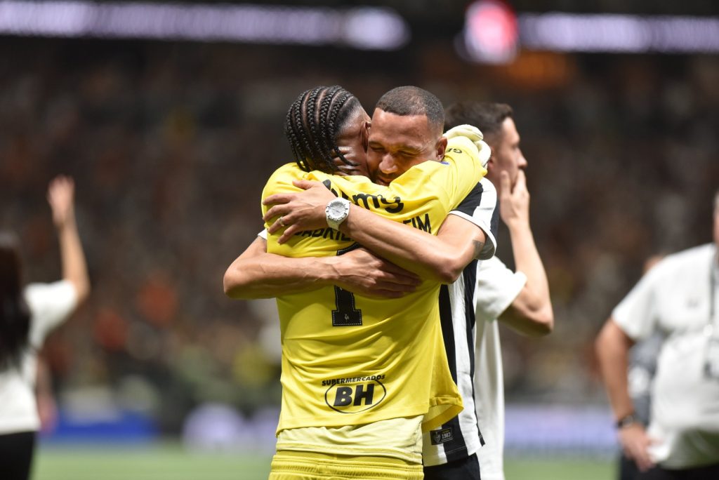 Domínguez define preferência entre Everson e Delfim no Atlético