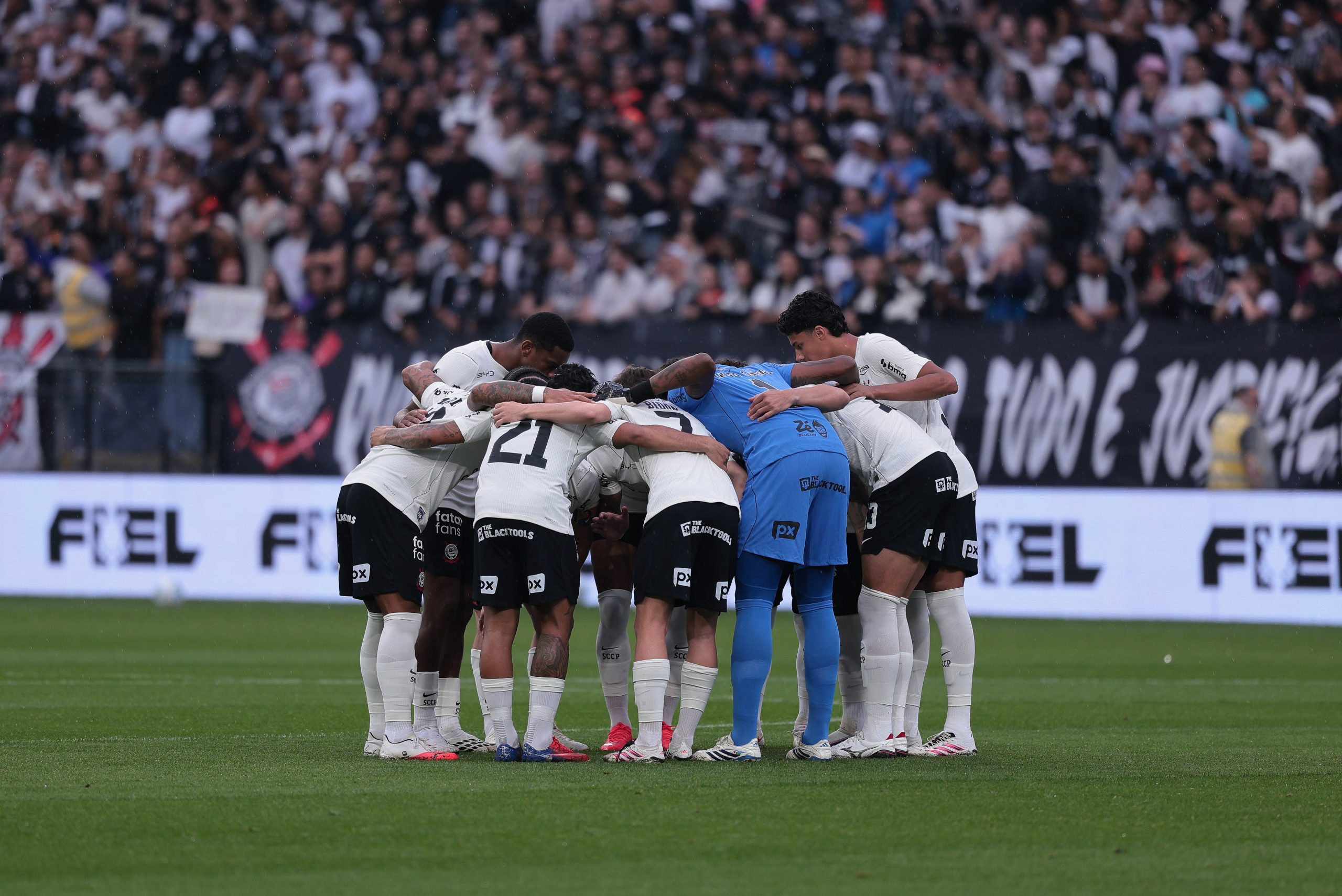 Foto: Corinthians na contra o Fluminense pelo Brasileiro em seu estádio.